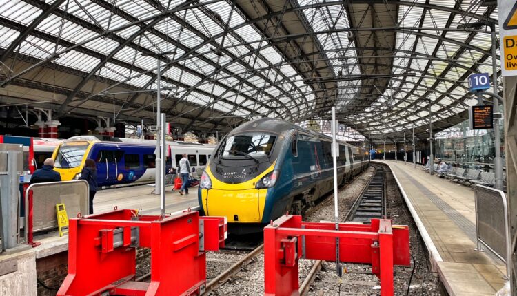 Lime Street Station, Avanti